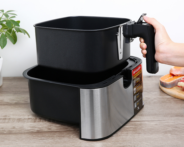 Nồi chiên không dầu Sharp KF-AF70EV-ST 7 lít giá tốt Nồi chiên không dầu Sharp KF-AF70EV-ST 7 lít giá tốt - góc nhìn 4